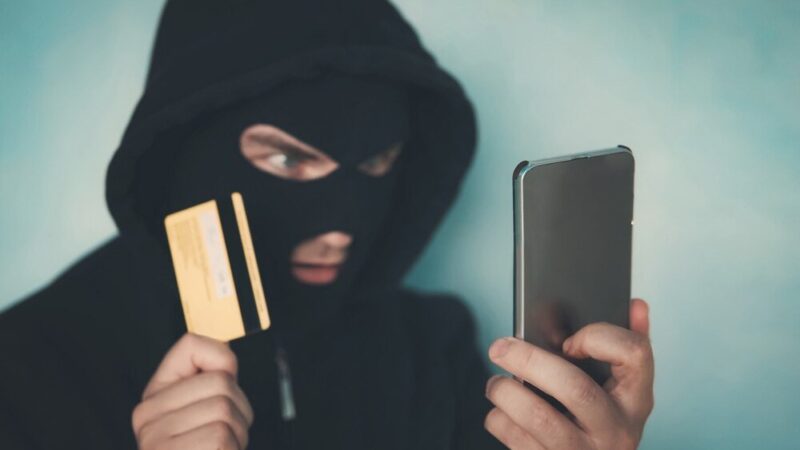 Jak uniknąć oszustw telefonicznych — kluczowe porady